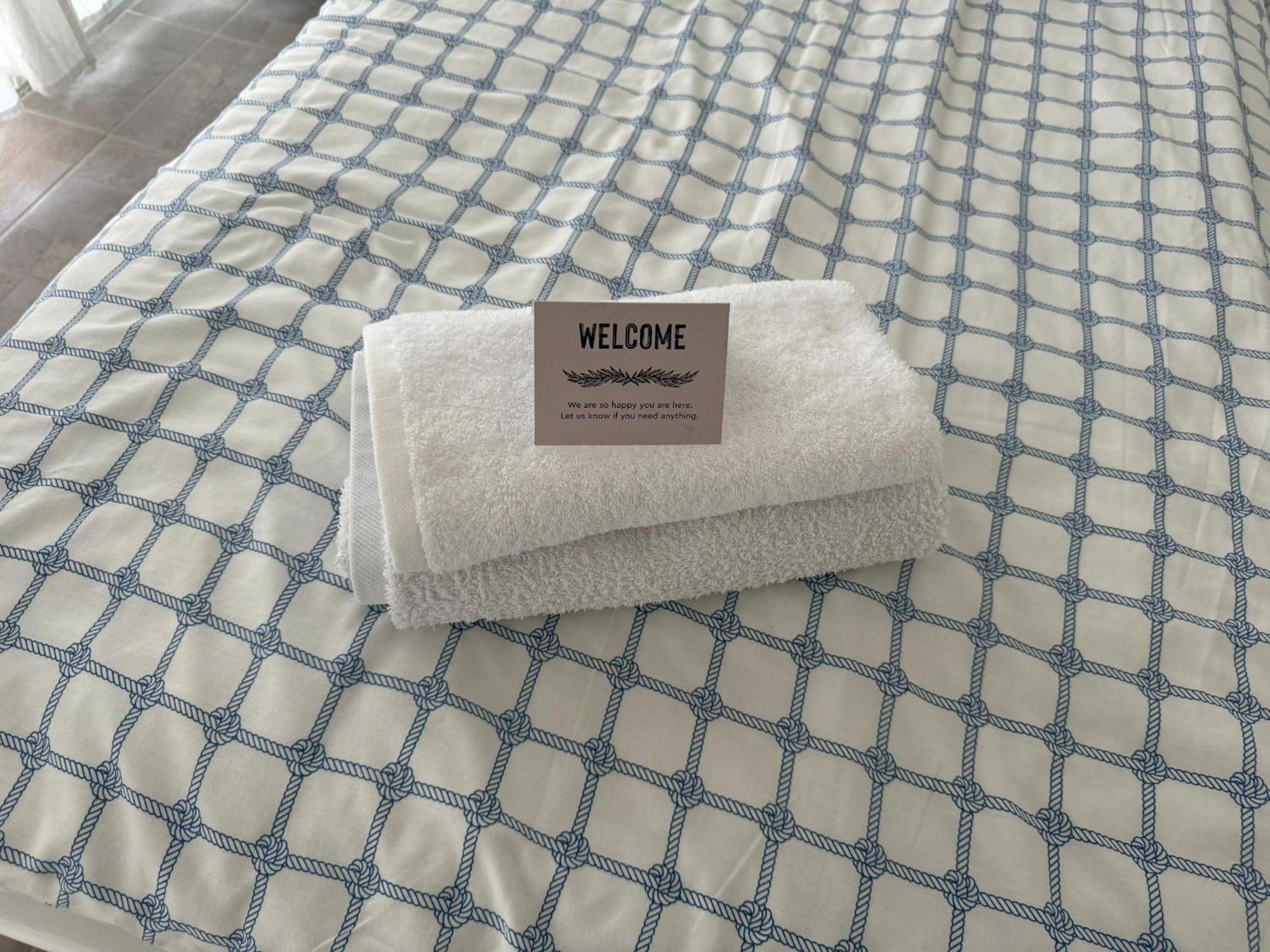 Philippos 2 Apartment Diaporos Екстериор снимка