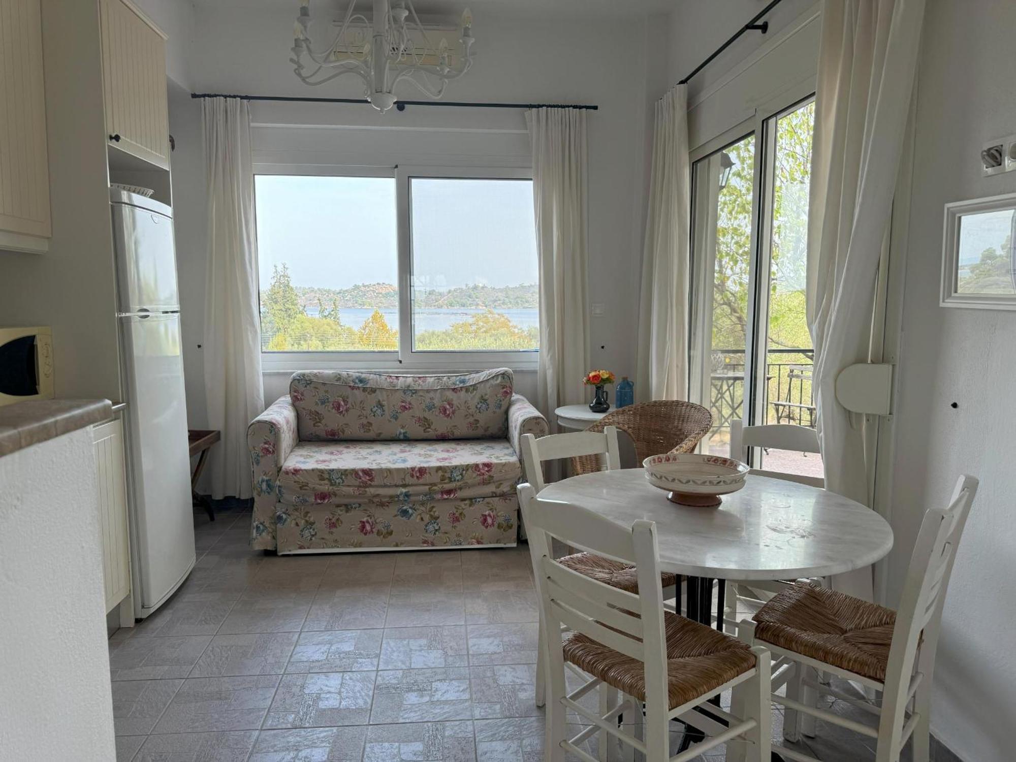Philippos 2 Apartment Diaporos Екстериор снимка