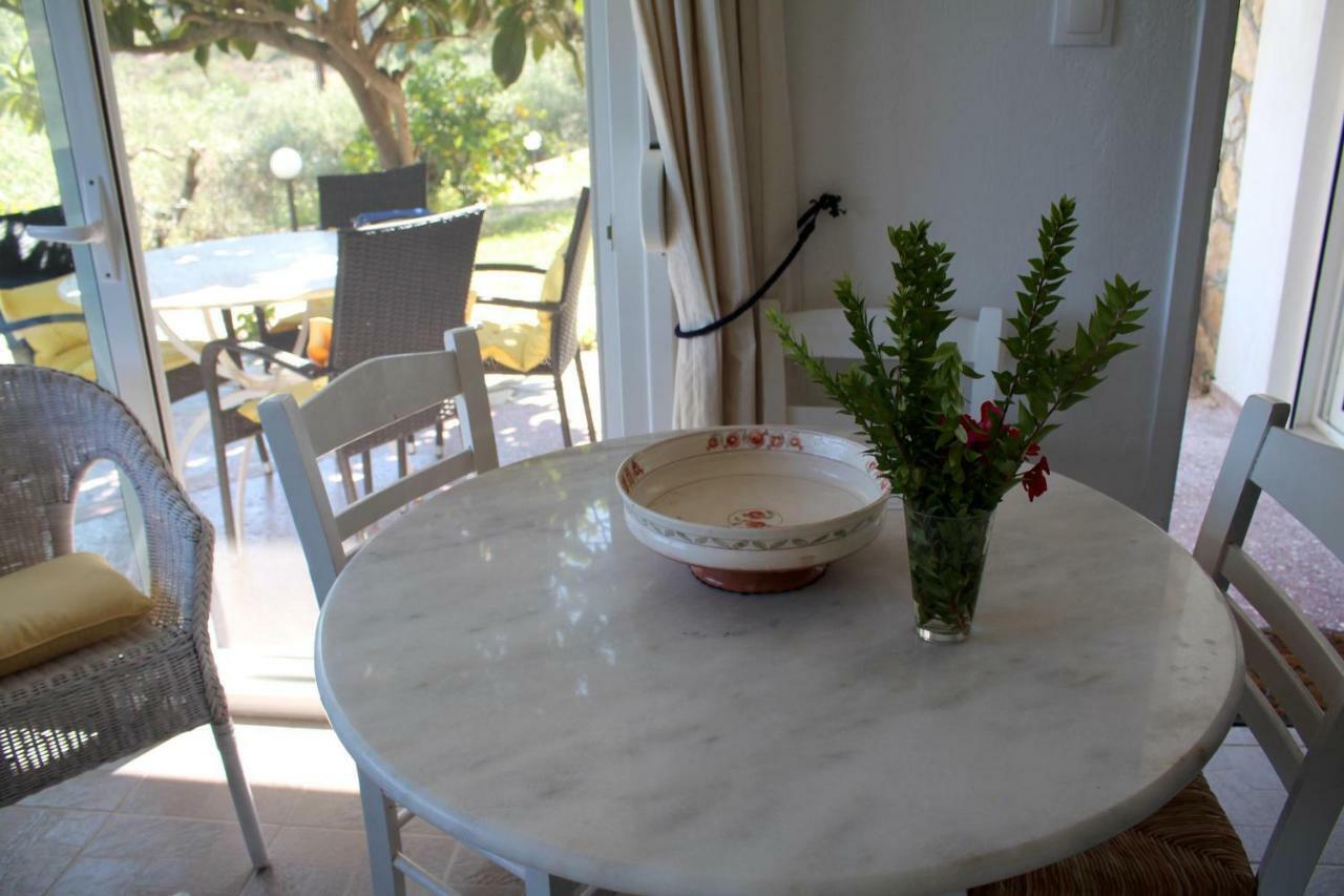 Philippos 2 Apartment Diaporos Екстериор снимка