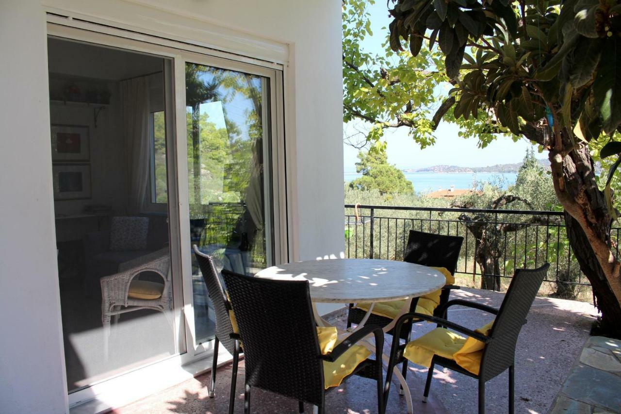 Philippos 2 Apartment Diaporos Екстериор снимка